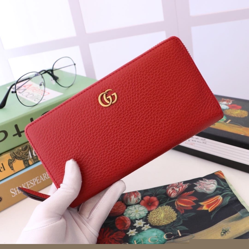 G*u*i wallets & purse